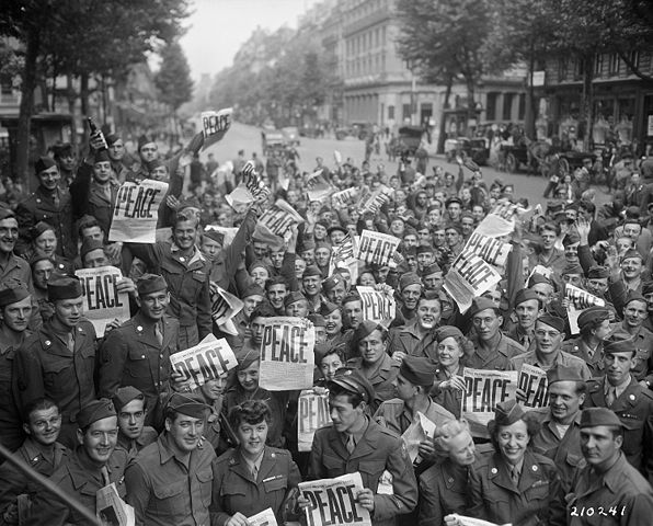 Picturing History – Japan Surrenders